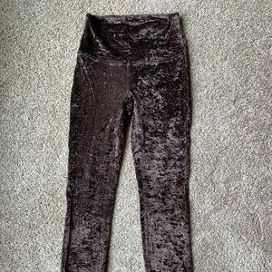 Lululemon Wonder Lounge HR tight (velvet) size 4